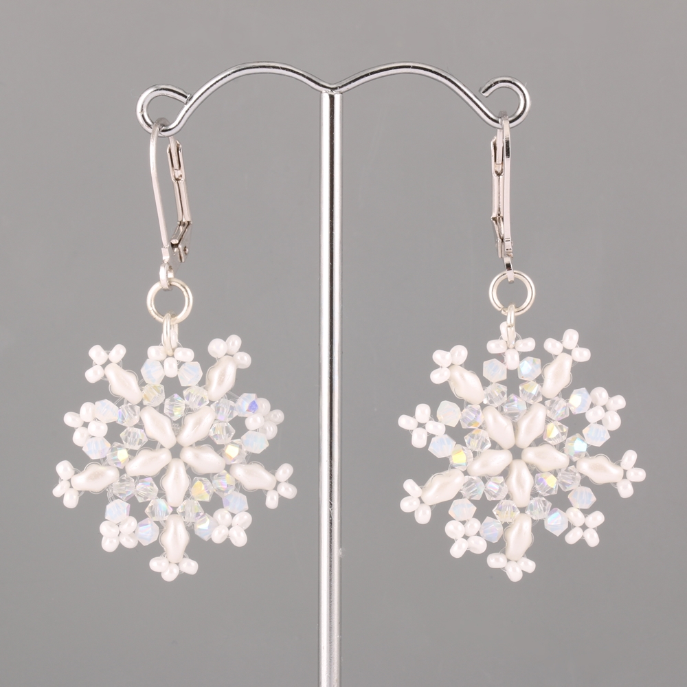 Snowflakes from Superduo Beads